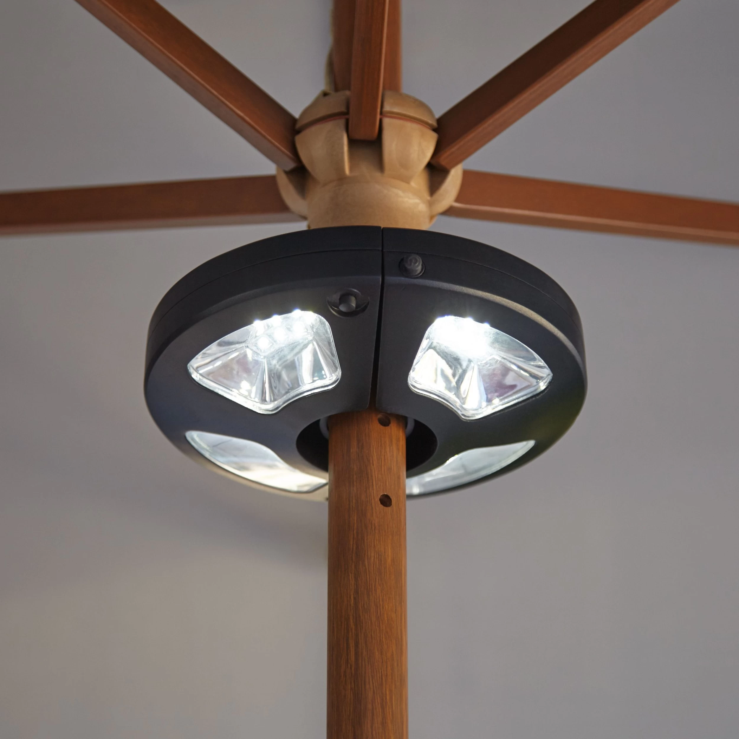 Blooma Alinda Black Battery-powered LED Parasol Light 4 Blooma Alinda Black Battery-powered LED Parasol Light - Image 2