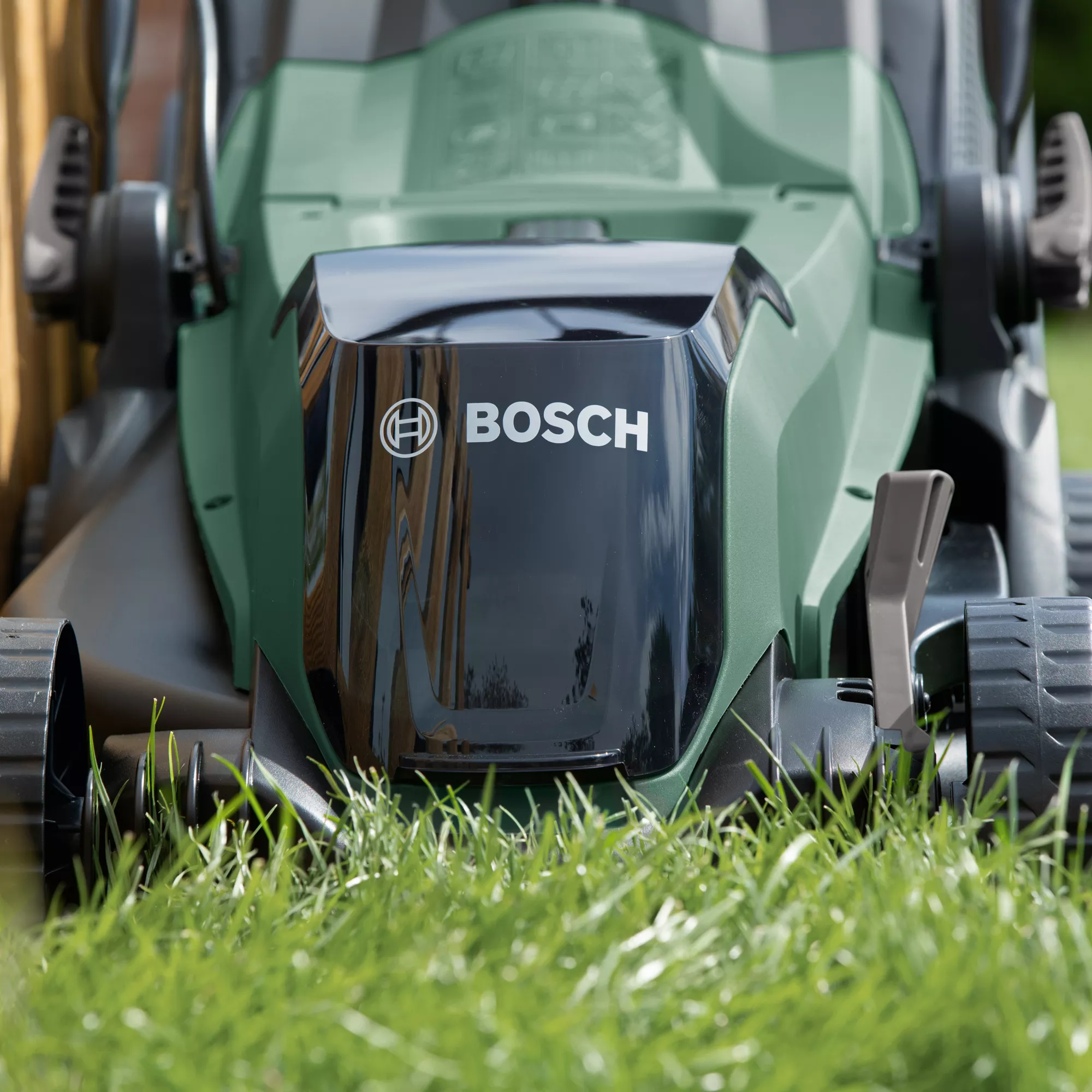 Bosch Power For All EasyRotak 36-550 Cordless 36V Rotary Lawnmower 11 Bosch Power For All EasyRotak 36-550 Cordless 36V Rotary Lawnmower - Image 9