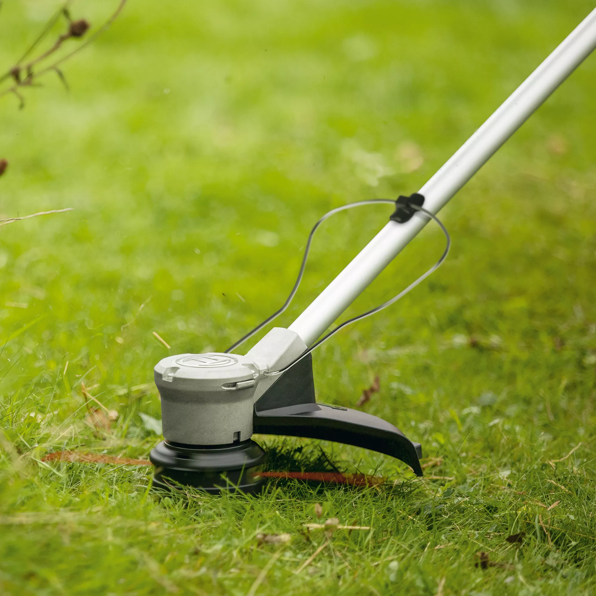 Brushcutter 36V 330mm Cordless 2-in-1 Brushcutter & Grass Trimmer Advanced Brush Cut 36V-23-750 6 Brushcutter 36V 330mm Cordless 2-in-1 Brushcutter & Grass Trimmer Advanced Brush Cut 36V-23-750 - Image 4