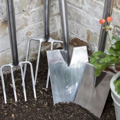 Burgon & Ball Square Border Spade -Gardens and Outdoor Stores burgon ball square border spade5019360008637 02i bq