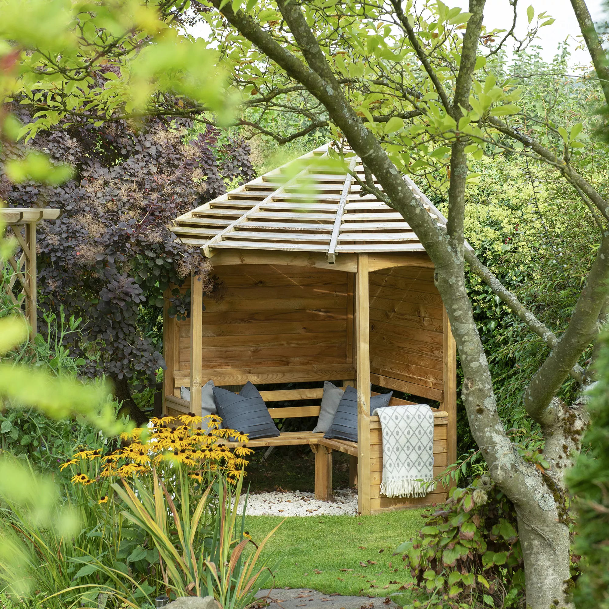 Forest Venetian Corner Arbour, (H)2500mm (W)2330mm (D)1610mm - Assembly Required 5 Forest Venetian Corner Arbour, (H)2500mm (W)2330mm (D)1610mm - Assembly Required - Image 3