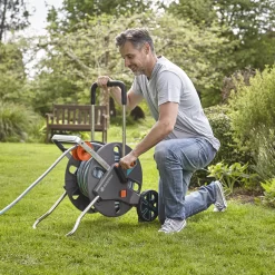 Gardena Aquaroll Freestanding Manual Hose Reel Set (L)50m 9 Gardena Aquaroll Freestanding Manual Hose Reel Set (L)50m -Gardens and Outdoor Stores gardena aquaroll freestanding manual hose reel set l 50m4078500032926 02i bq