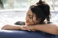 Lay-Z-Spa Hawaii Airjet 6 Person Inflatable Hot Tub -Gardens and Outdoor Stores lay z spa hawaii airjet 6 person inflatable hot tub6942138978735 06i bq